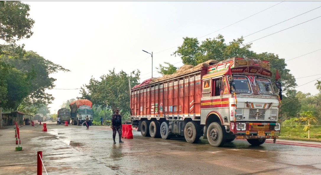 Bhomra land port earned revenue of Tk 978.77cr 