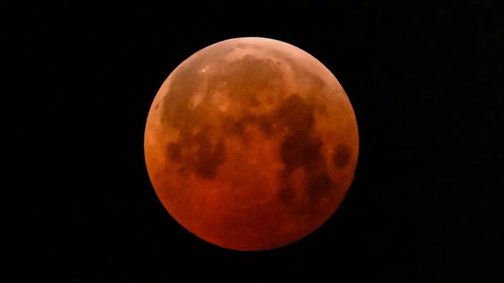 Total lunar eclipse on Sept 7