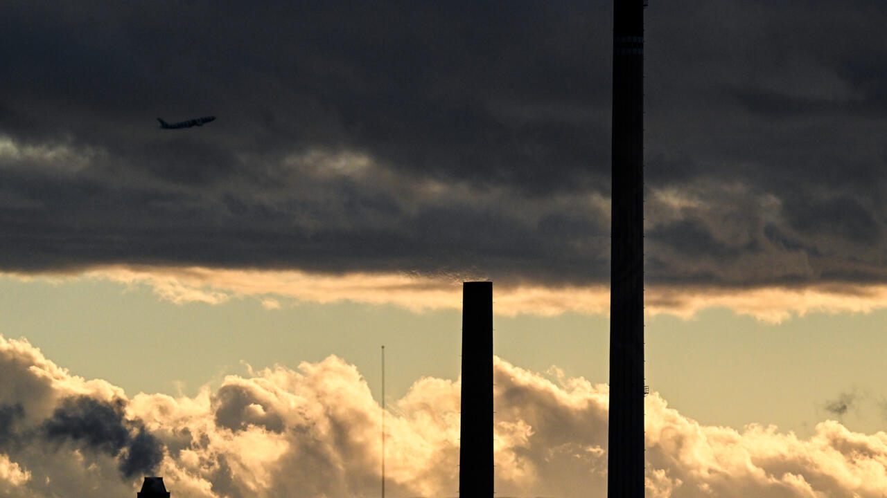 German factory orders drop in new blow to economy
