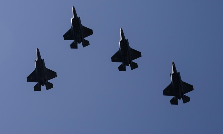 US sends 10 fighter jets to Puerto Rico as Venezuela tensions grow