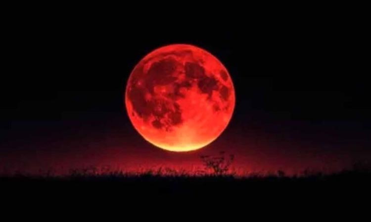 Total lunar eclipse tomorrow
