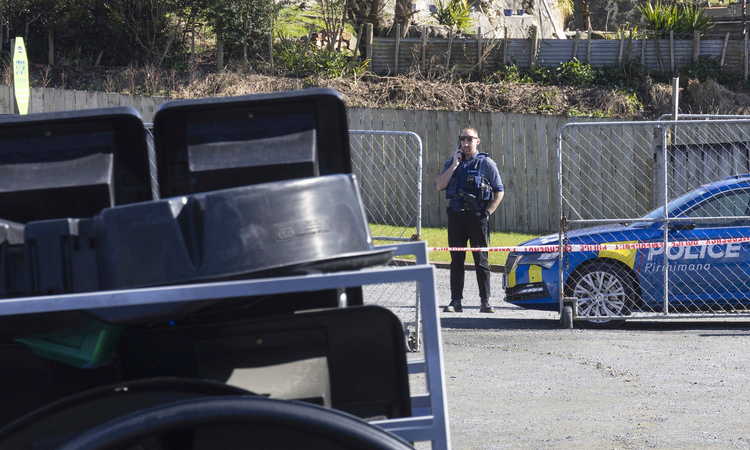 New Zealand fugitive father killed in shootout with police
