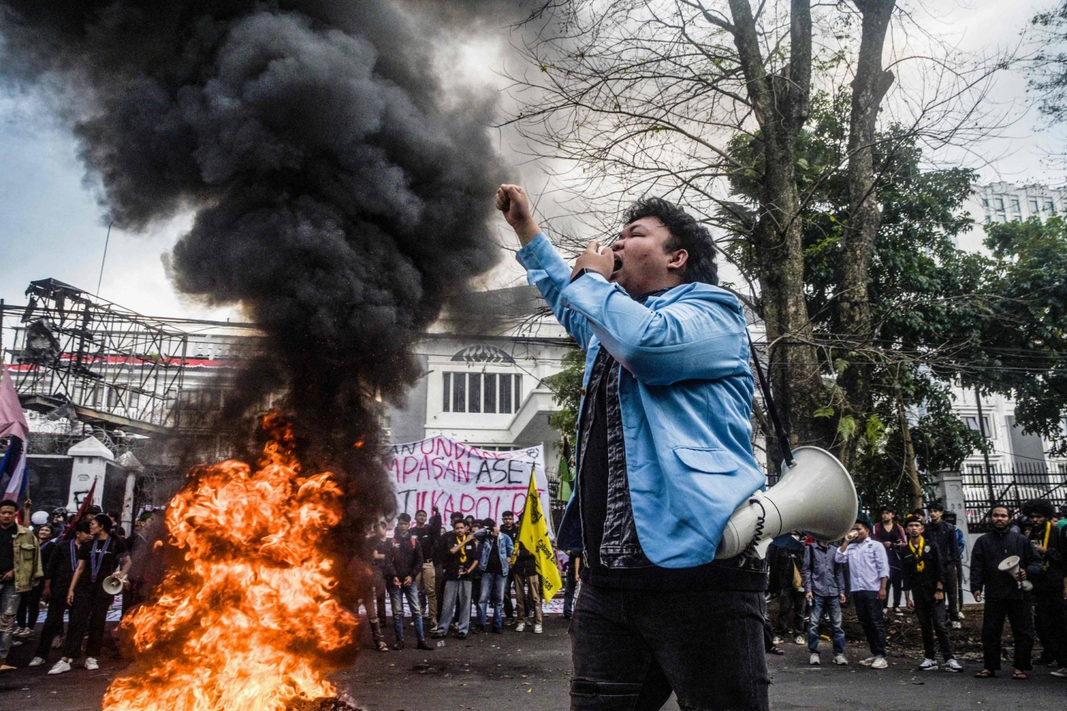 Hundreds still detained after deadly Indonesia protests