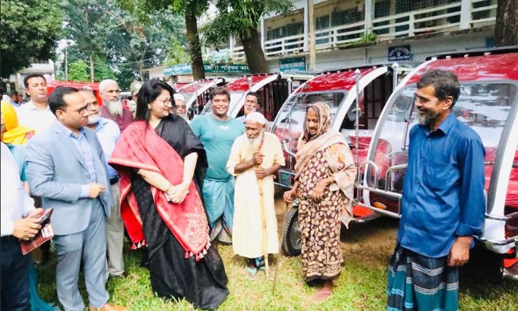Auto-rickshaws, bicycles distributed among poor in Tangail