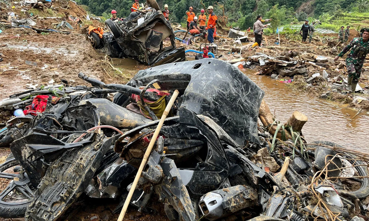 Death toll from Indonesia flooding rises to 23