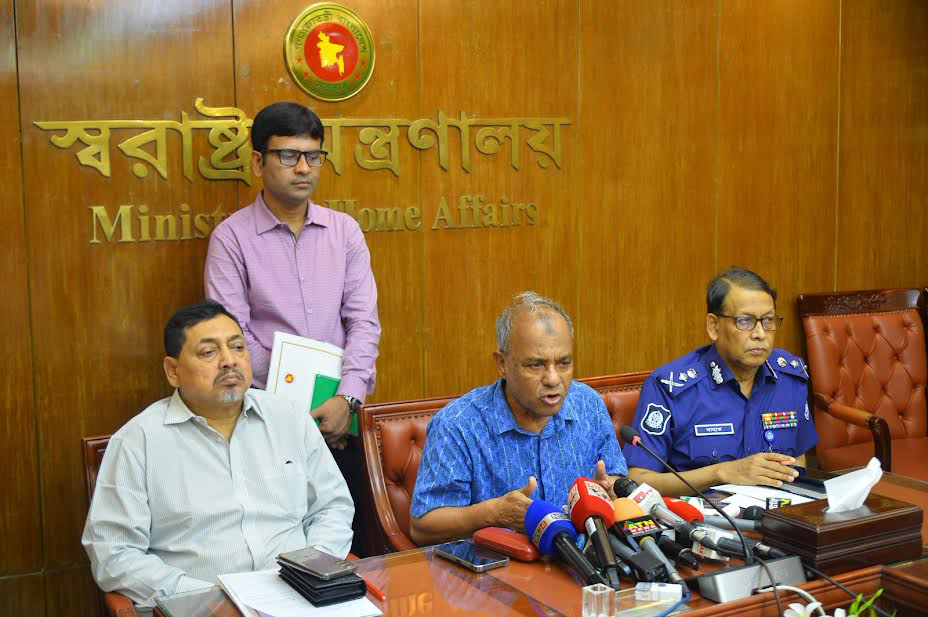 DUCSU, JUCSU polls held peacefully with full support from law enforcers: Home Adviser