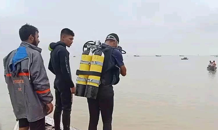 Four bodies recovered in Netrakona speedboat capsizing