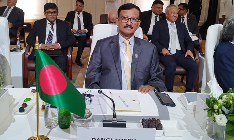 Touhid joins emergency Arab-Islamic Summit in Qatar