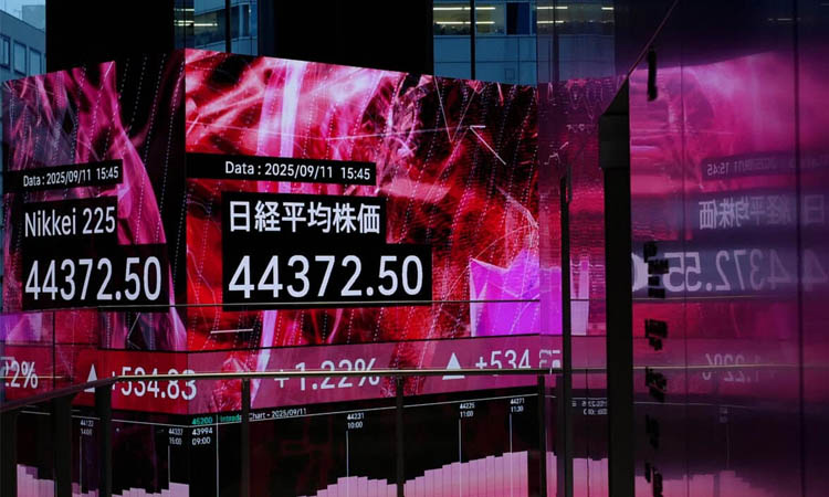 Asian markets fluctuate ahead of expected US rate cut