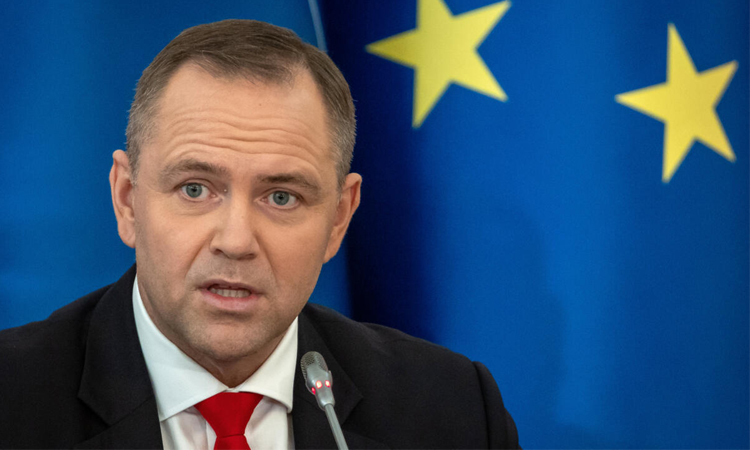 Poland's Nawrocki talks drone defence in Paris and Berlin