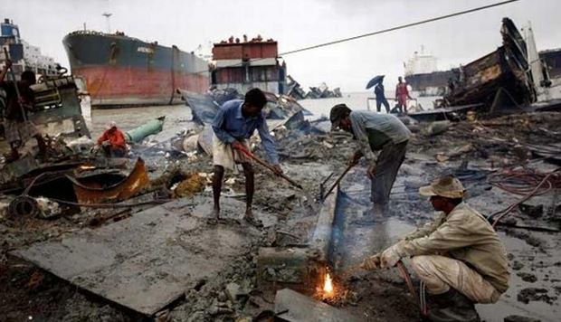 8 workers injured in oil tanker blast at Sitakunda 