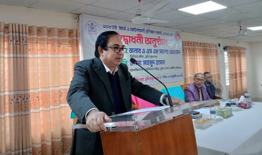 Interim govt is committed to ensure basic rights of people: land secretary