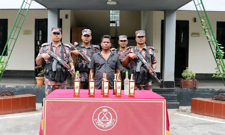 Indian citizen held with foreign liquor in Jashore