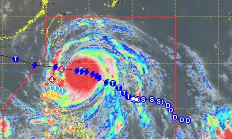 Evacuees in Philipines, Taiwan take shelter as super typhoon nears