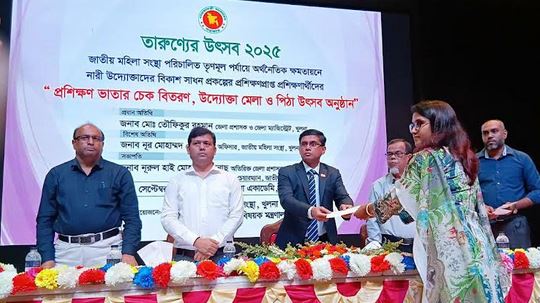 NWO distributes Tk 74.17 lakh among 850 trainees in Khulna