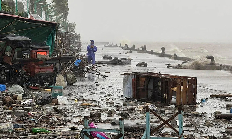 Schools shut, flights cancelled as Typhoon Ragasa nears Hong Kong