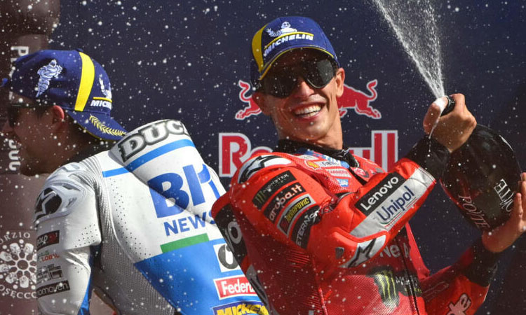 Brilliant Marquez poised to seal seventh MotoGP title in Japan