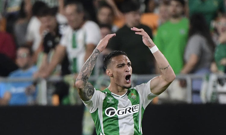 Forest denied winning European return by Antony, Roma down Nice