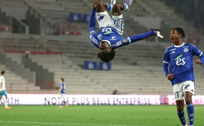 Murillo sends Marseille top in Ligue 1 with late win in Strasbourg