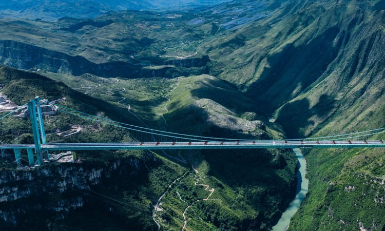 World's highest bridge opens to traffic in China