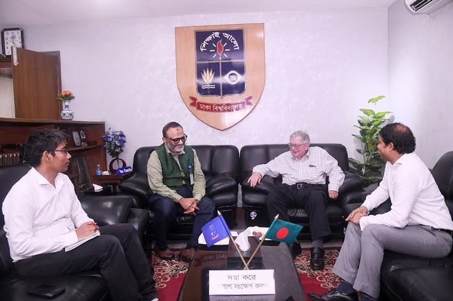 DU VC meets Oxford University Emeritus Prof. Sir Walter Bodmer