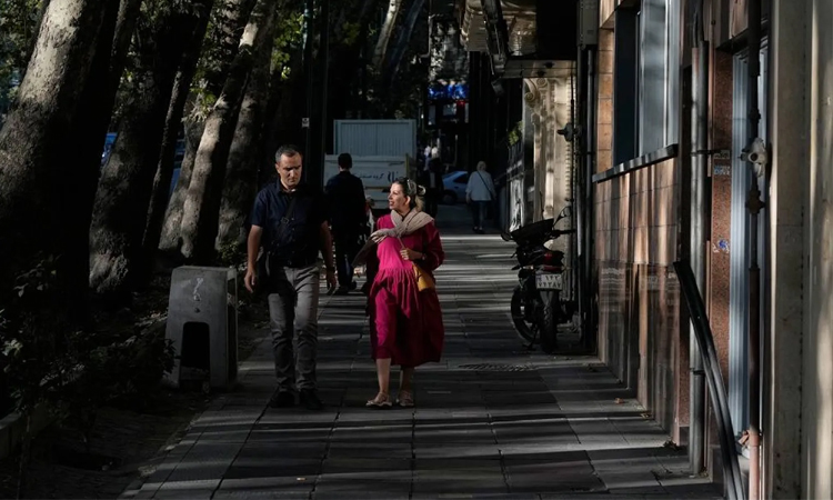 EU confirms reimposition of Iran sanctions after UN move