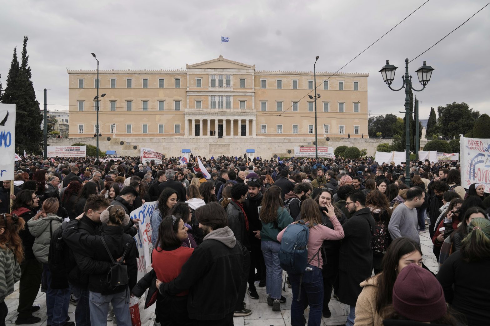 General strike in Greece over 13-hour workday plans