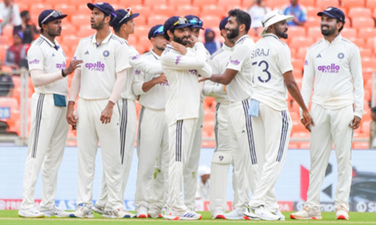 India bowl out West Indies for 162 in first Test