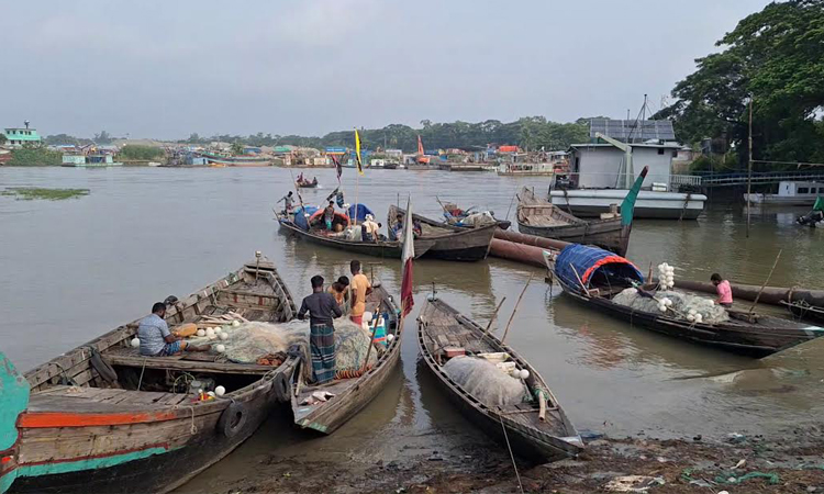 22-day fishing ban in Chandpur from Oct 4