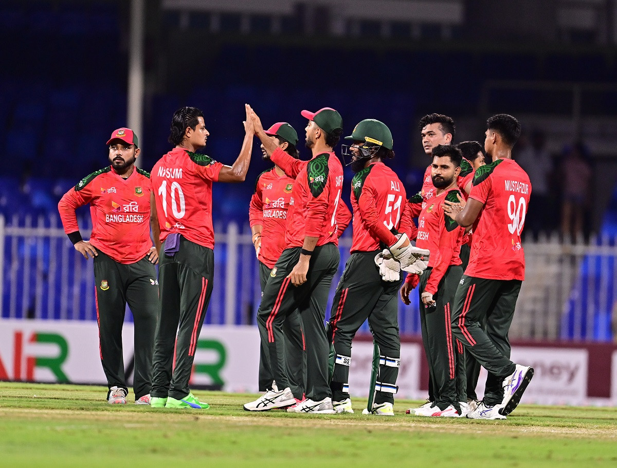Bangladesh bowlers restrict Afghanistan to 151-9