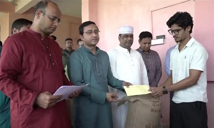 Govt extends assistance to affected-families in Khagrachhari