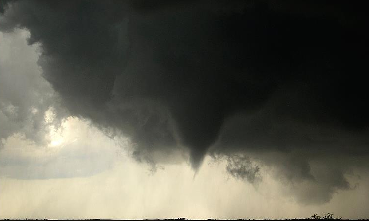 Storm kills one in Ireland, lashes UK