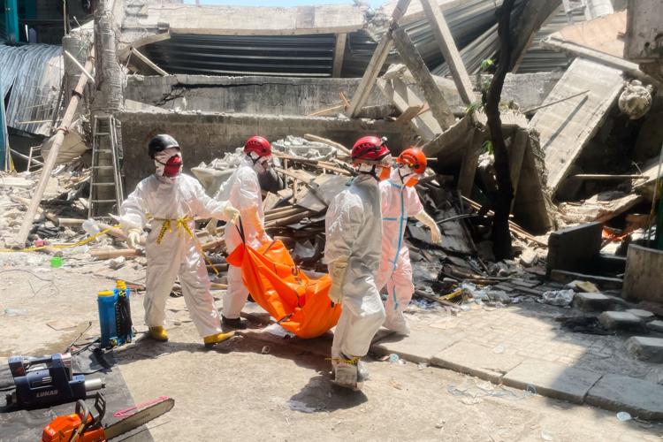 Indonesia school collapse death toll rises to 14