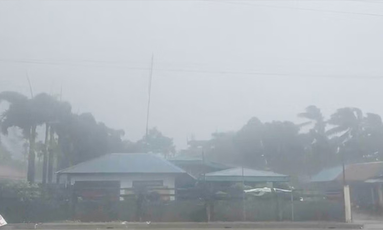 Thousands evacuated as Typhoon Matmo lashes southern China