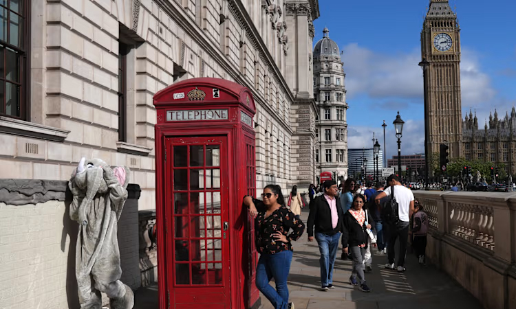 London police arrest 46 in phone theft crackdown
