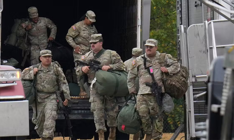 On Trump's orders, 200 troops from Texas arrive in Illinois