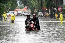 Vietnam records highest flood levels on three rivers since 1986