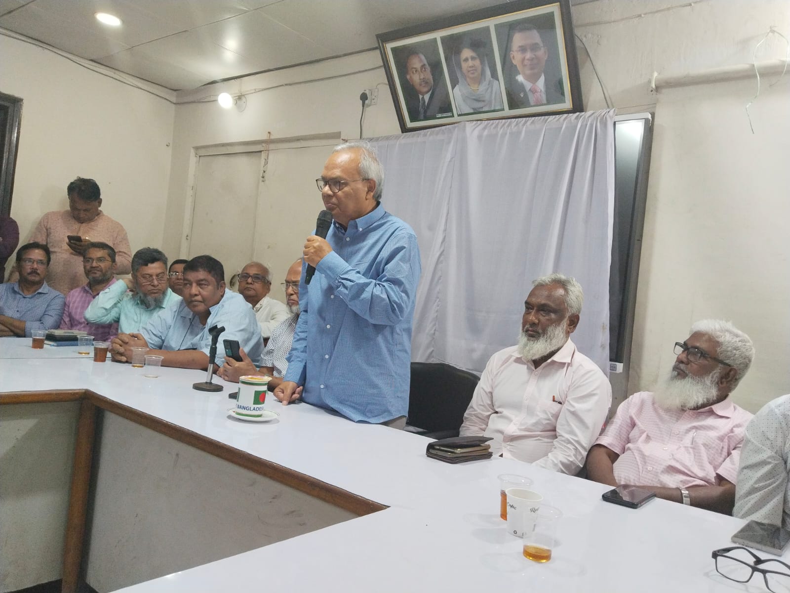 Rizvi expresses concern over Shahidul Alam's detention by Israeli forces