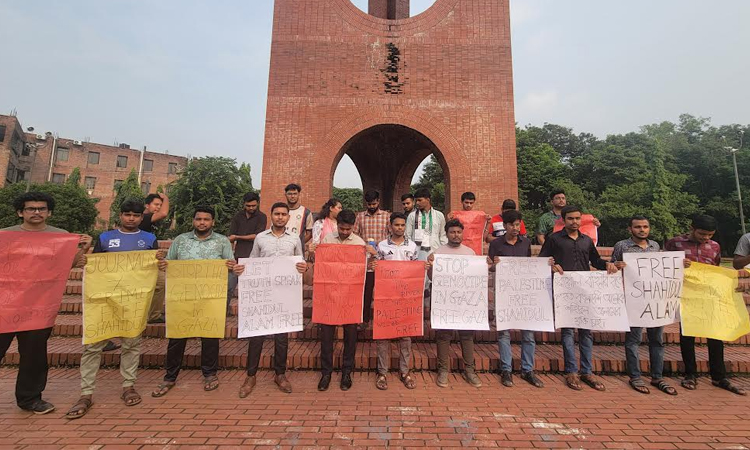 JU students demand release of Shahidul Alam
