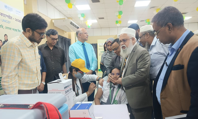 Students from pre-primary to class IX to get typhoid vaccine at school: DGHS DG