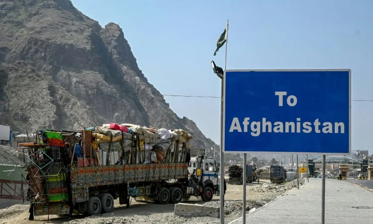 Pakistan-Afghan border crossings closed after heavy clashes