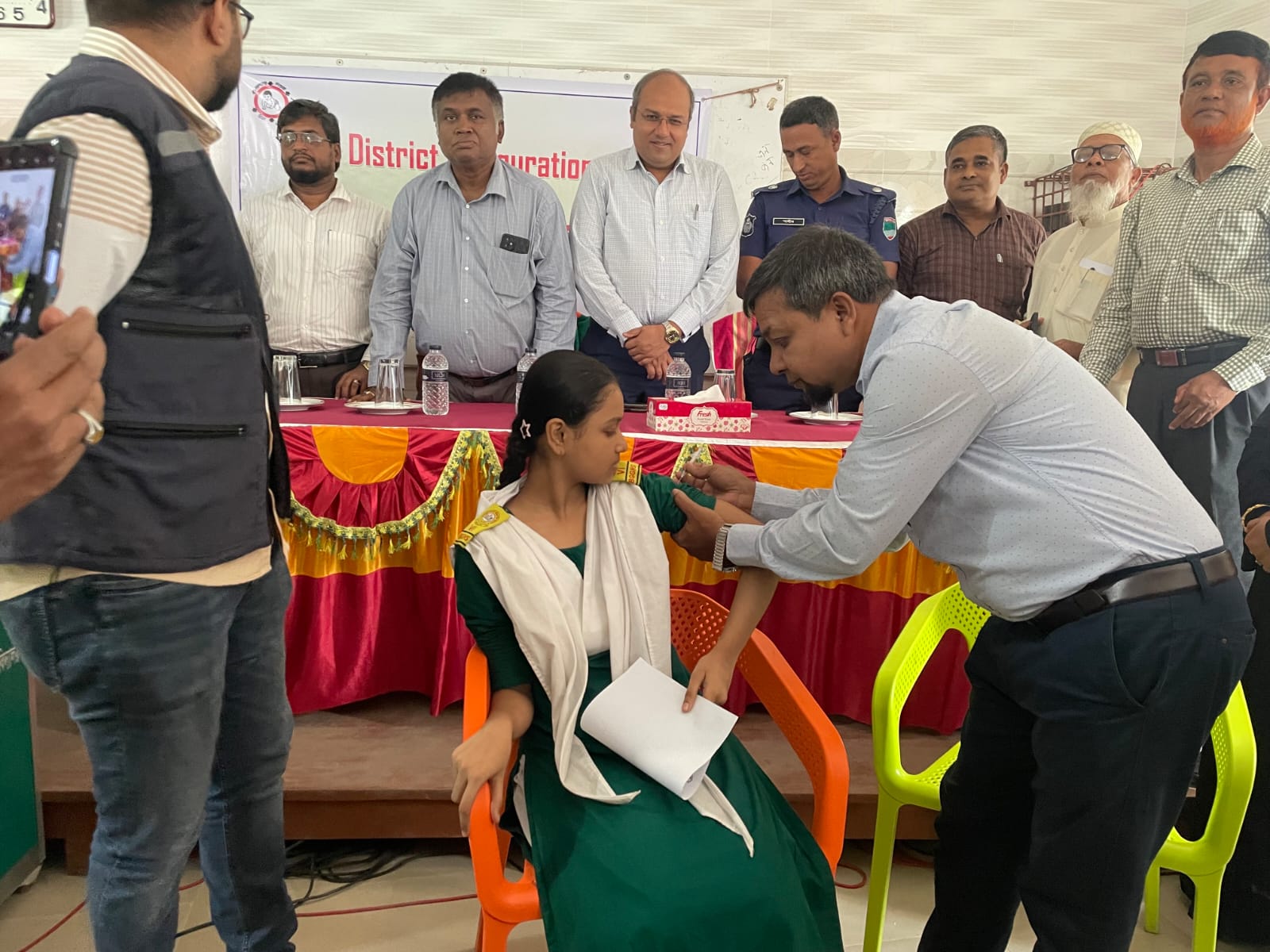 Typhoid vaccination campaign begins in Bagerhat