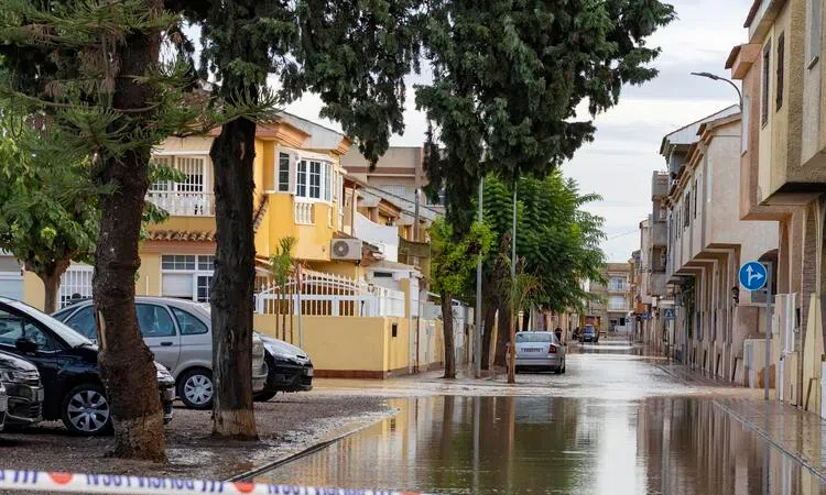 Spain suffers fresh floods as torrential rains strike