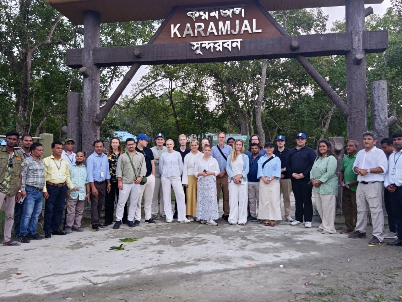 16 foreign tourists visit Sundarbans 