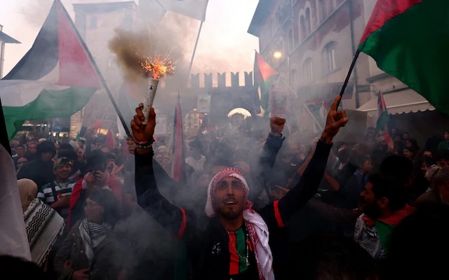 Italian Pro-Palestinian activists clash with police, demand Israel boycott before World Cup qualifier
