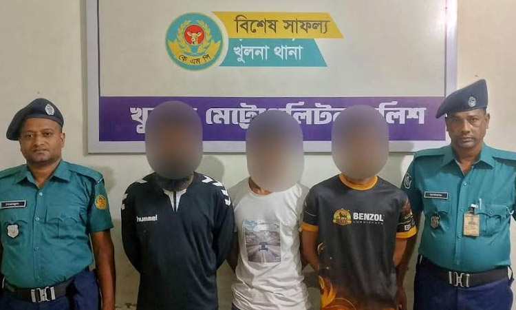 3 held with ammunition in Khulna