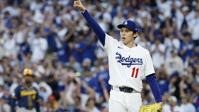 Dodgers down Brewers to take 3-0 series lead