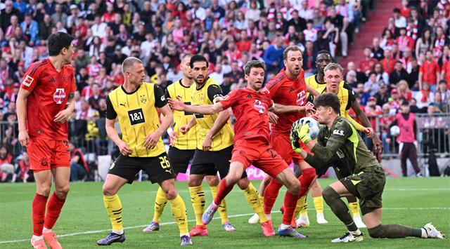 Old rivals Bayern and Dortmund in top form for 'Klassiker' clash