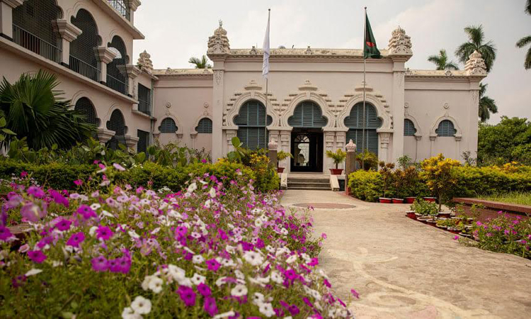 Varendra Research Museum exhibits centuries-old artefacts in Rajshahi
