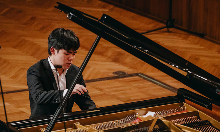 US pianist Eric Lu wins prestigious Chopin competition